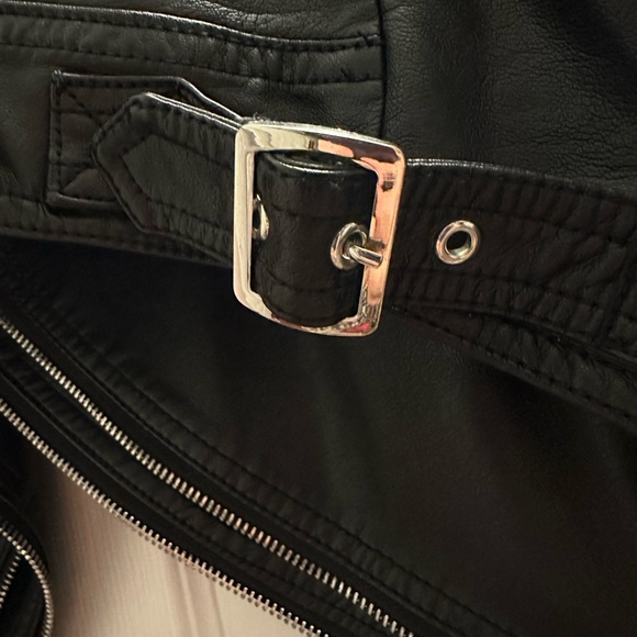 NWT Buffalo Faux Leather Biker Vest - Picture 3 of 3